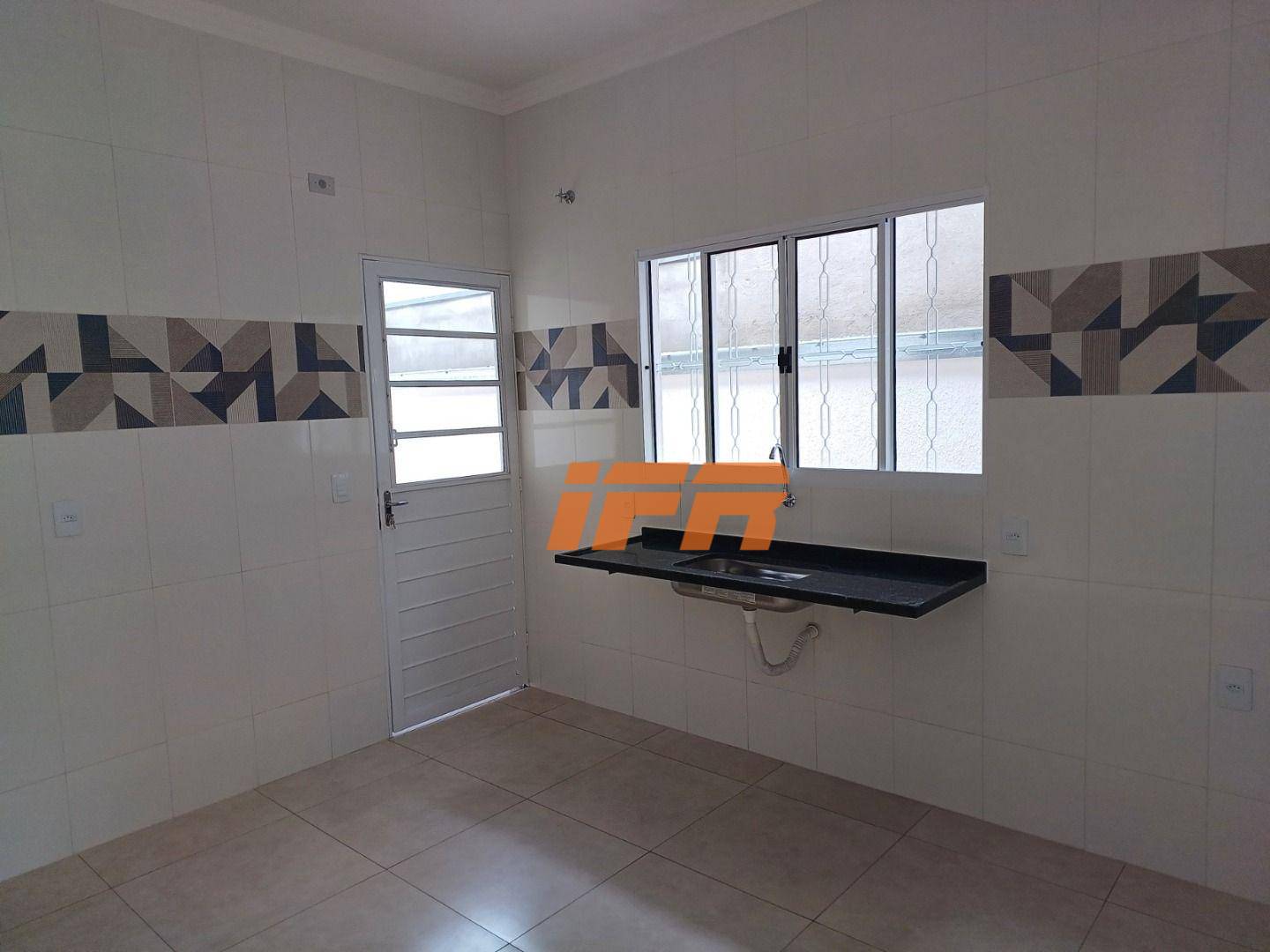 Casa à venda com 2 quartos, 57m² - Foto 6