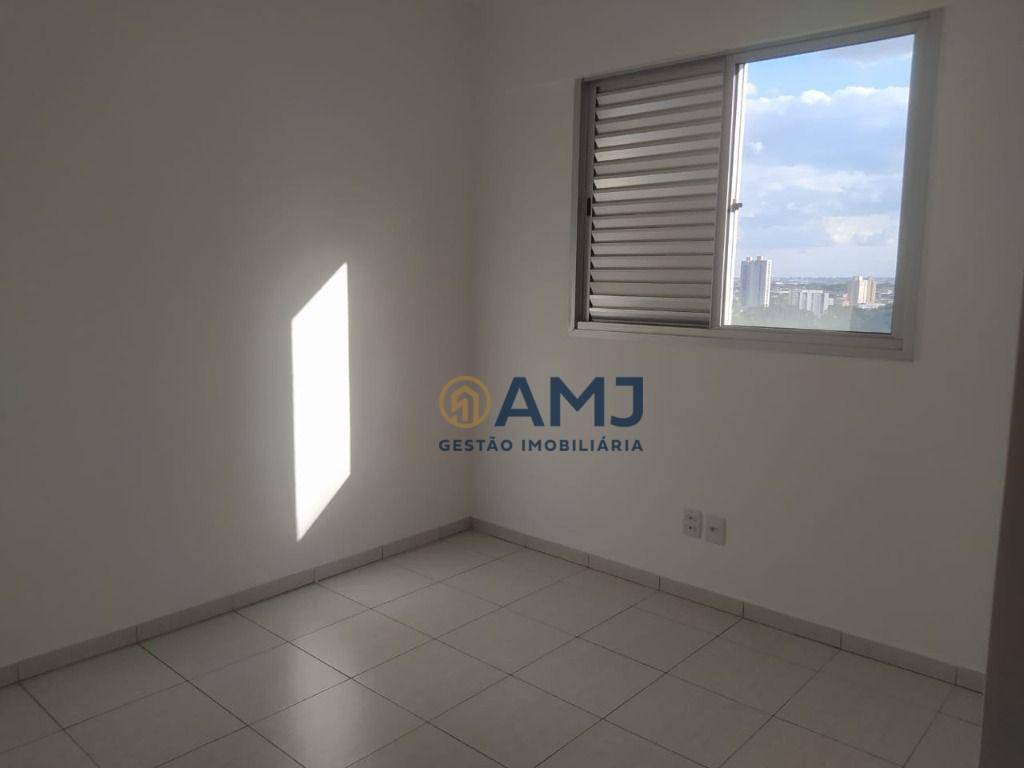 Apartamento à venda com 3 quartos, 74m² - Foto 2