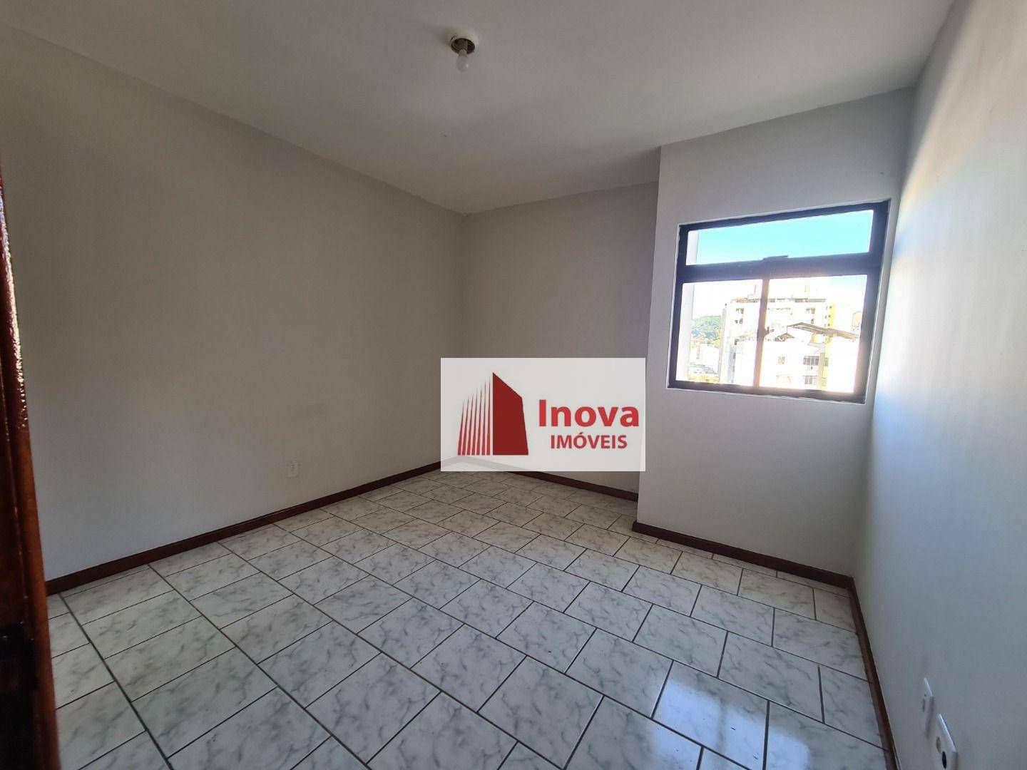 Apartamento à venda com 2 quartos, 70m² - Foto 12