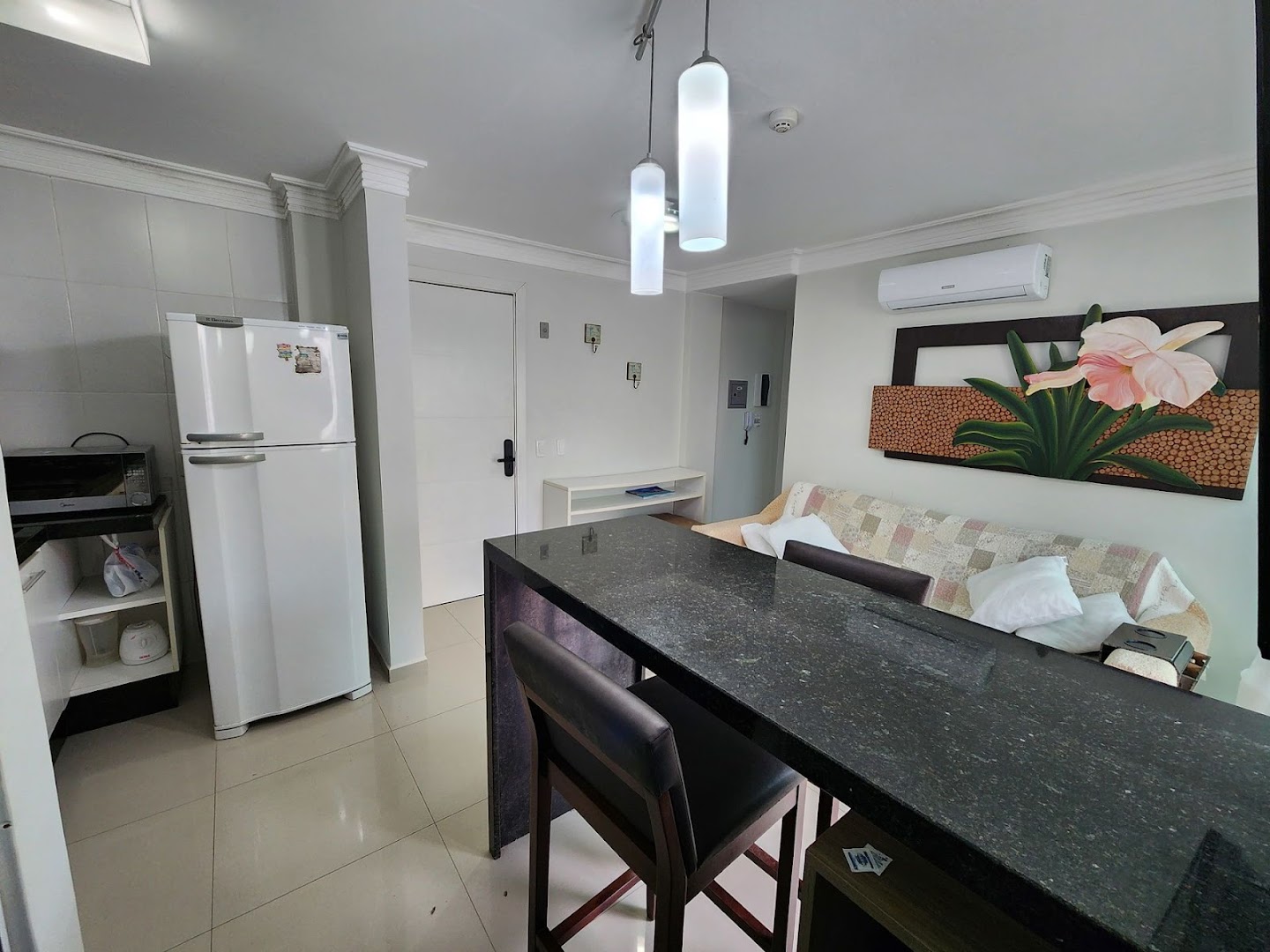 Apartamento à venda com 2 quartos, 70m² - Foto 4