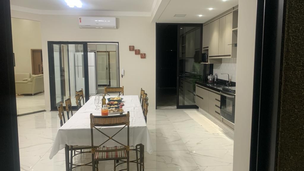 Casa à venda com 3 quartos, 275m² - Foto 3