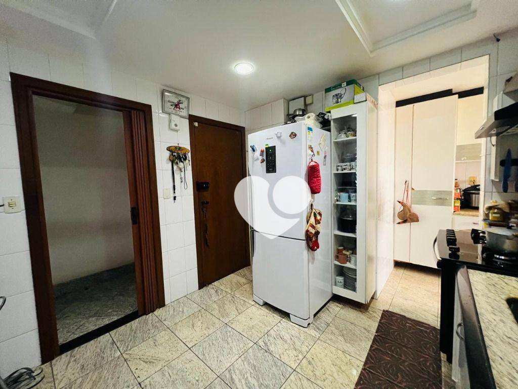 Apartamento à venda com 3 quartos, 137m² - Foto 14