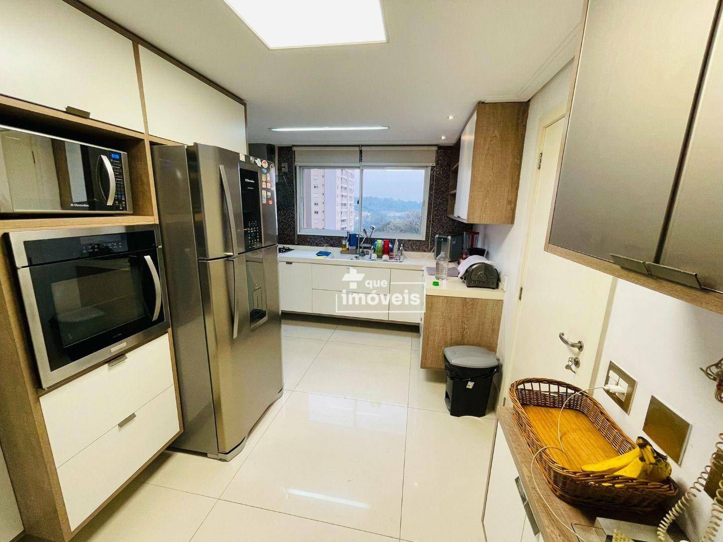 Apartamento à venda com 3 quartos, 183m² - Foto 4