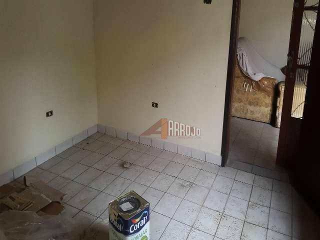 Casa à venda com 1 quarto, 200m² - Foto 4