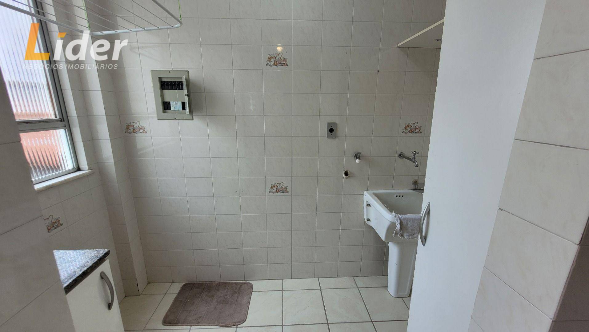 Apartamento para alugar com 2 quartos, 90m² - Foto 17