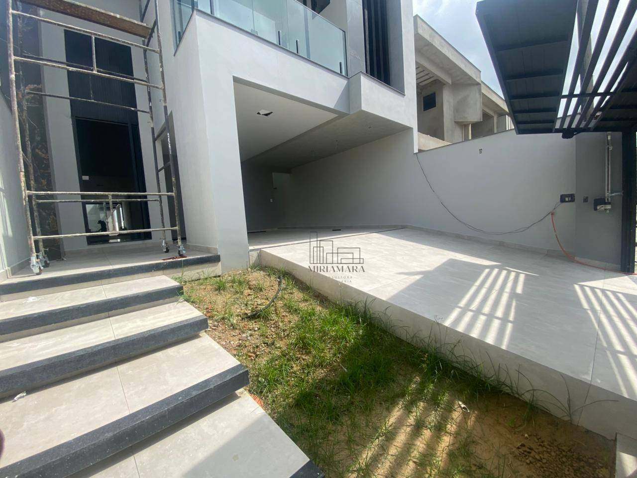 Casa à venda com 3 quartos, 221m² - Foto 12