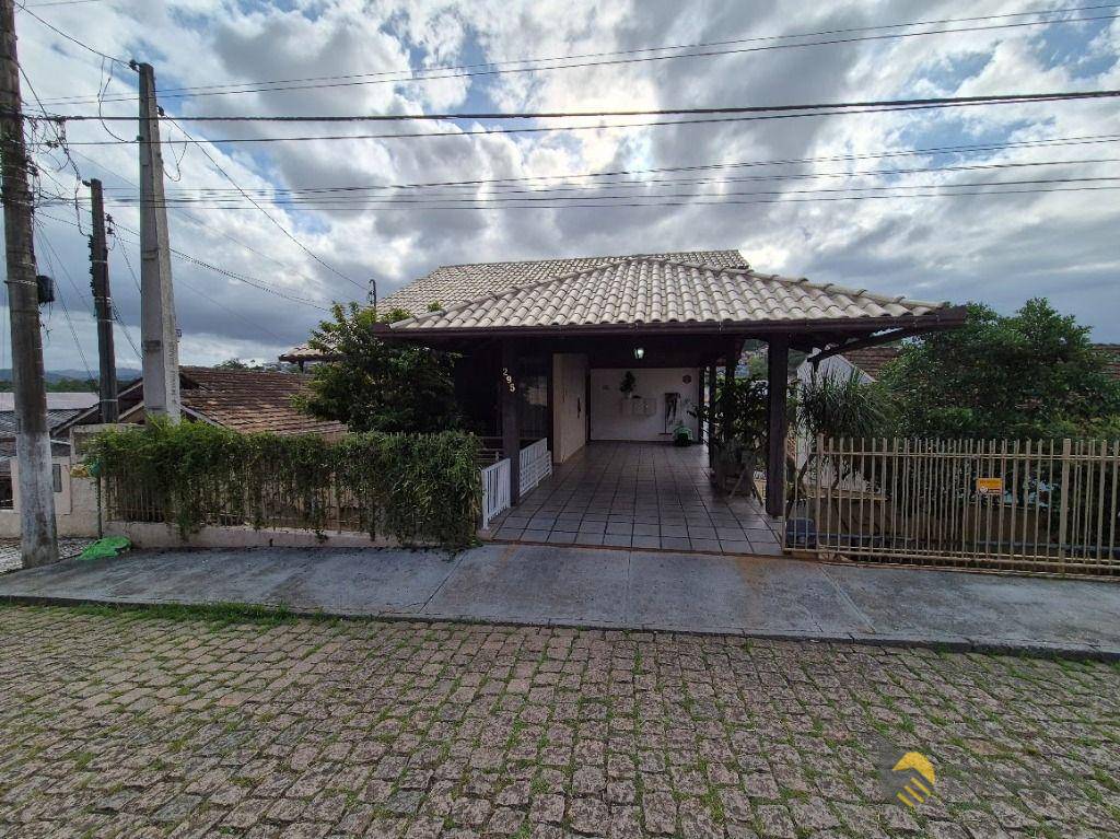 Casa, 3 quartos, 206 m² - Foto 1