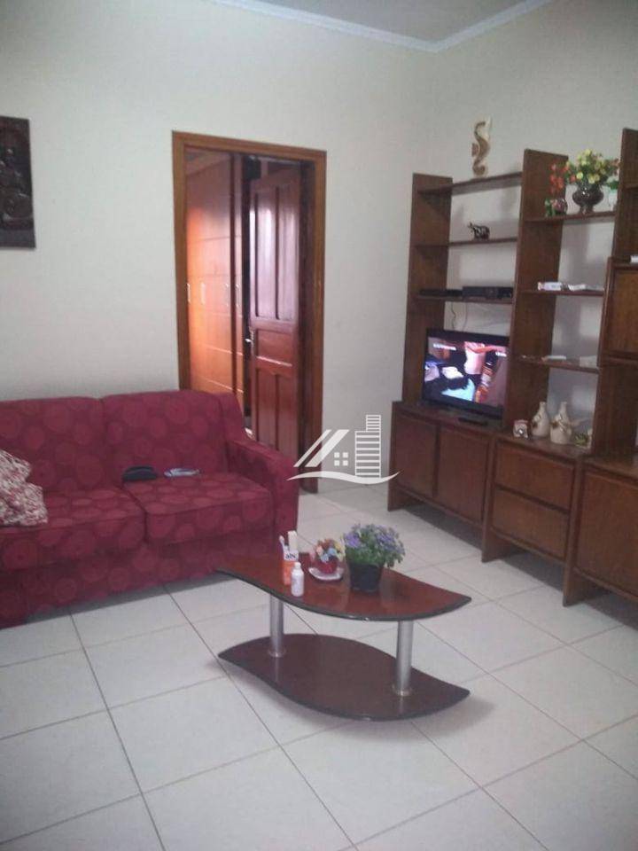 Casa à venda com 2 quartos, 90m² - Foto 2