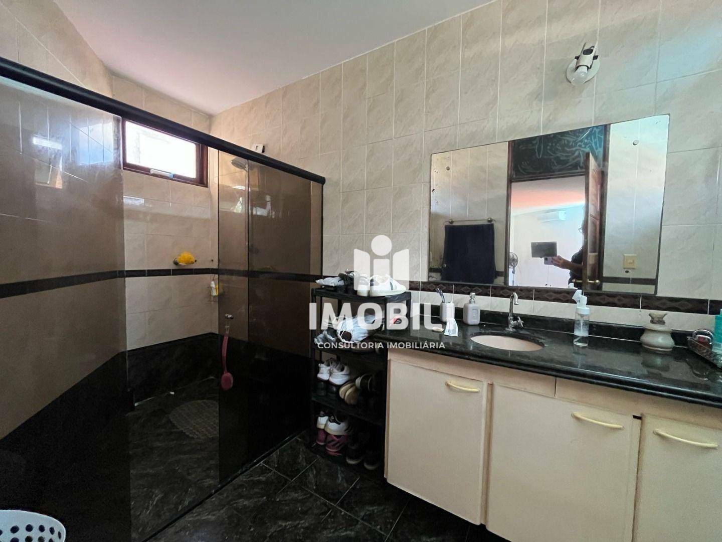 Casa de Condomínio à venda com 4 quartos, 325m² - Foto 28