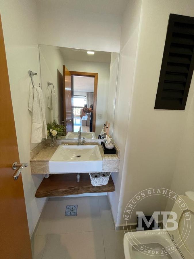 Apartamento à venda com 3 quartos, 235m² - Foto 2