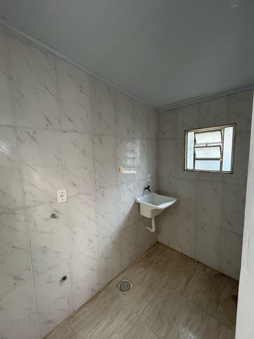 Casa à venda com 2 quartos, 47m² - Foto 13