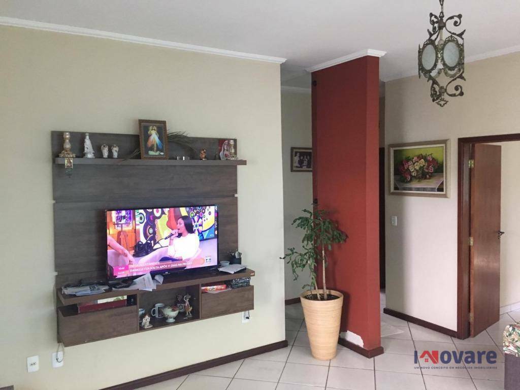 Casa à venda com 3 quartos, 192m² - Foto 3