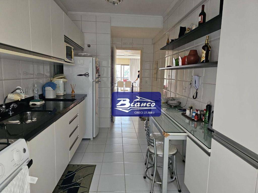 Apartamento à venda com 3 quartos, 130m² - Foto 4