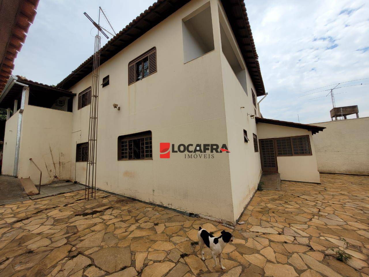 Sobrado à venda e aluguel com 4 quartos, 316m² - Foto 8