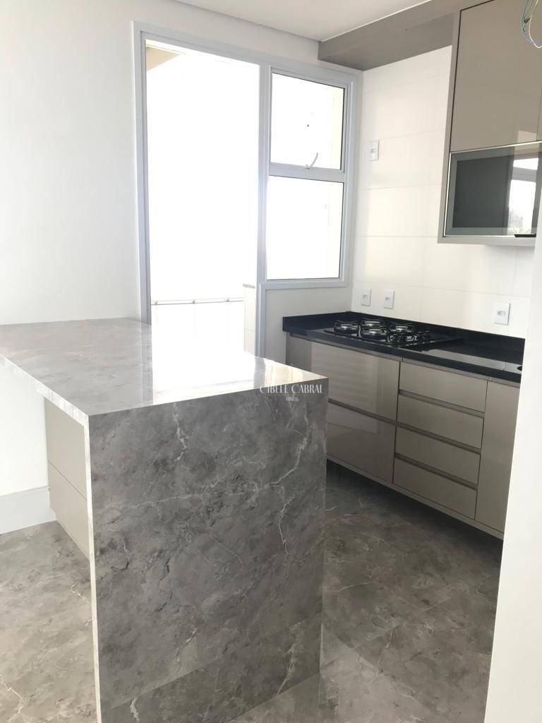 Apartamento à venda com 4 quartos, 189m² - Foto 6