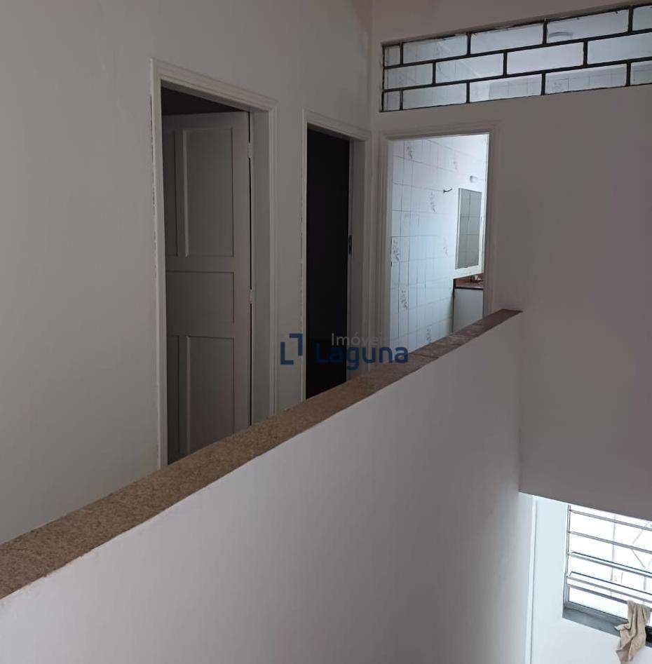 Casa para alugar com 3 quartos, 220m² - Foto 13