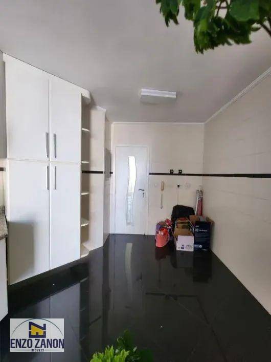 Apartamento para alugar com 3 quartos, 133m² - Foto 12