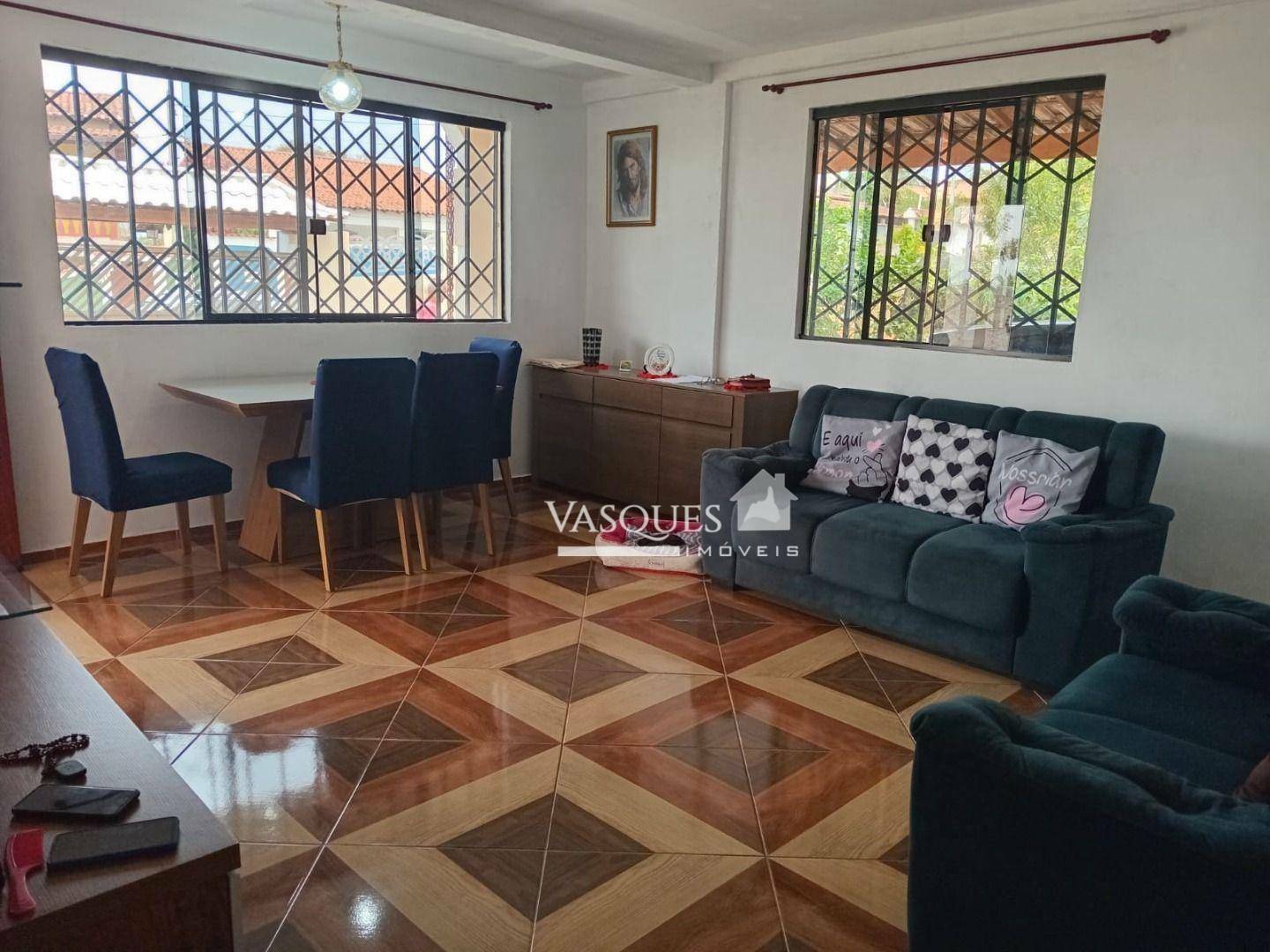 Casa à venda com 3 quartos, 200m² - Foto 4