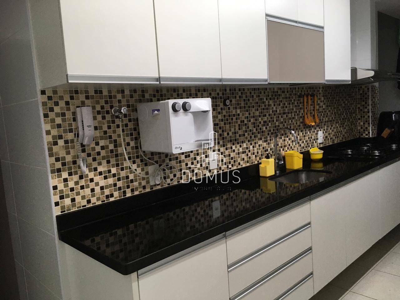 Apartamento à venda com 2 quartos, 77m² - Foto 2