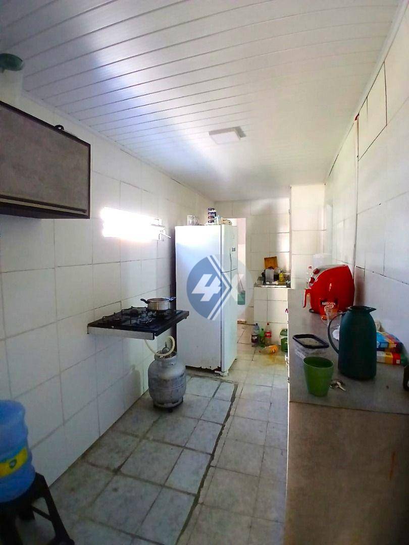 Casa à venda com 4 quartos, 210m² - Foto 7