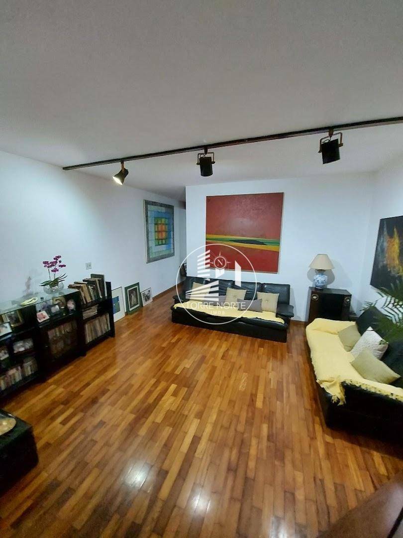 Sobrado à venda com 3 quartos, 224m² - Foto 13