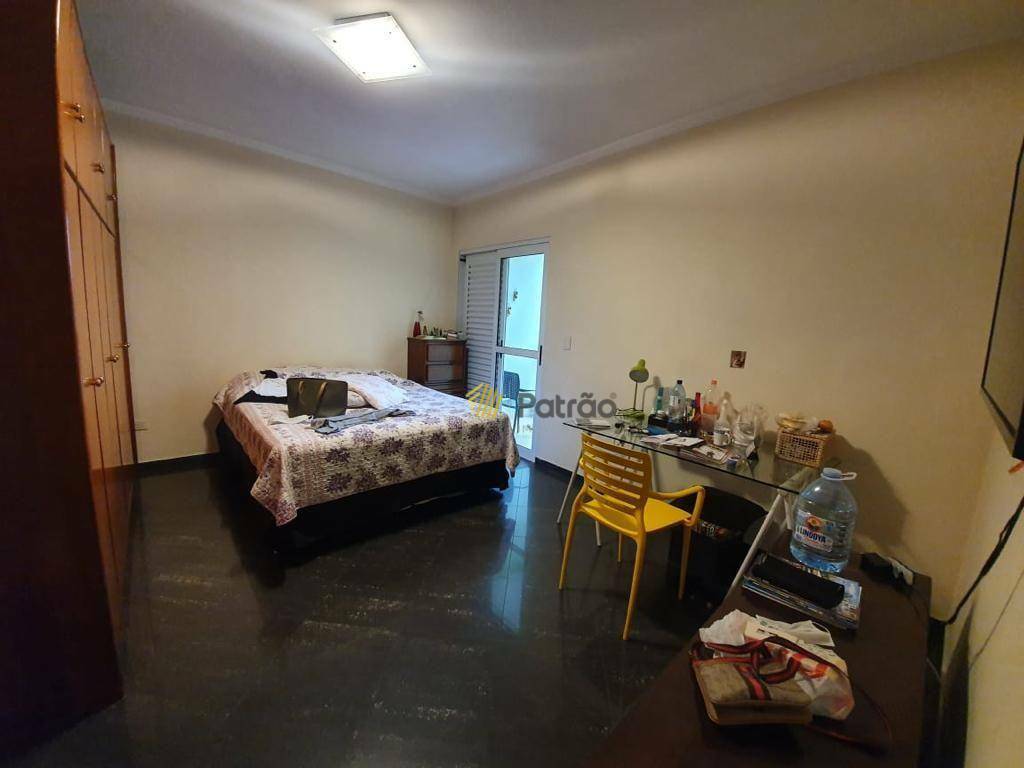 Casa à venda com 4 quartos, 255m² - Foto 19