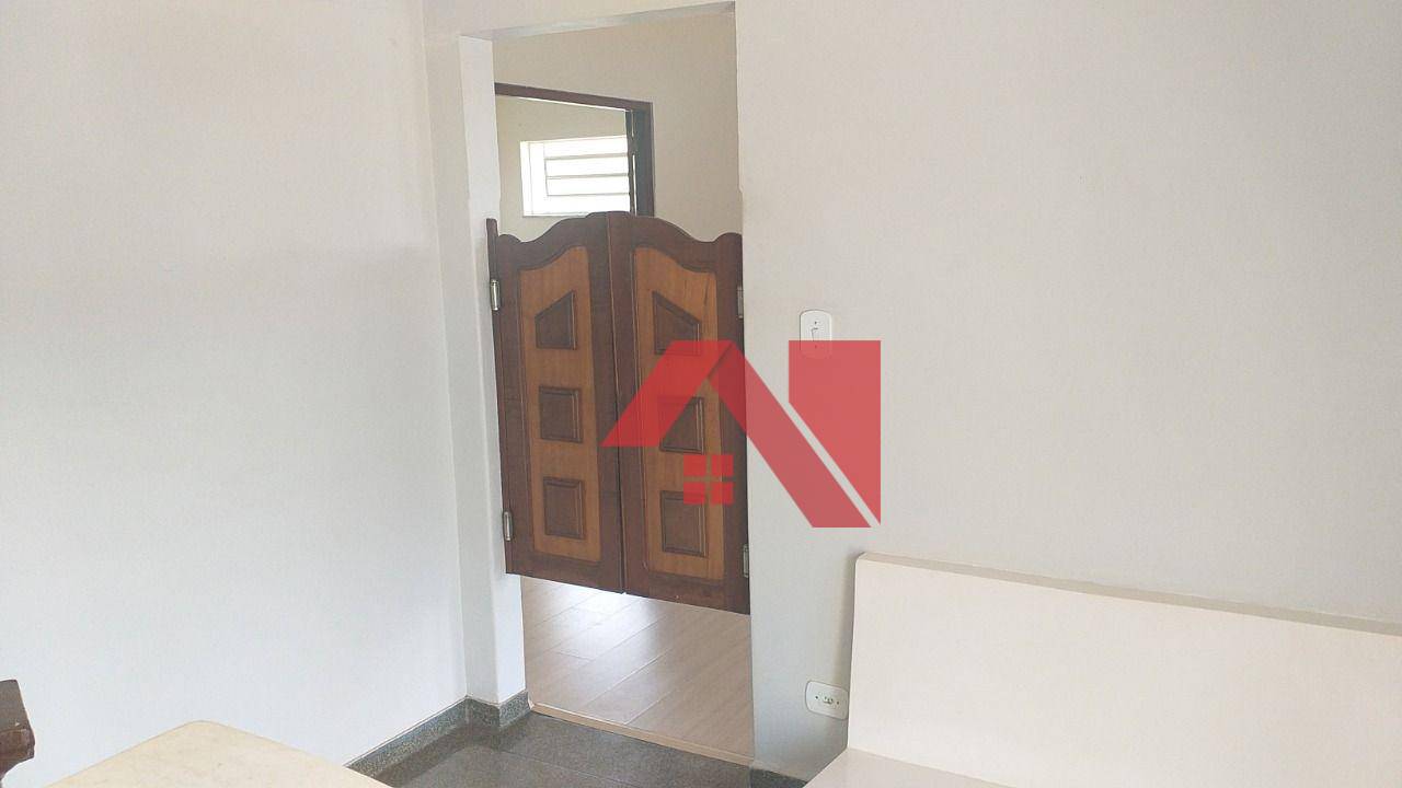 Casa à venda com 3 quartos, 240m² - Foto 15