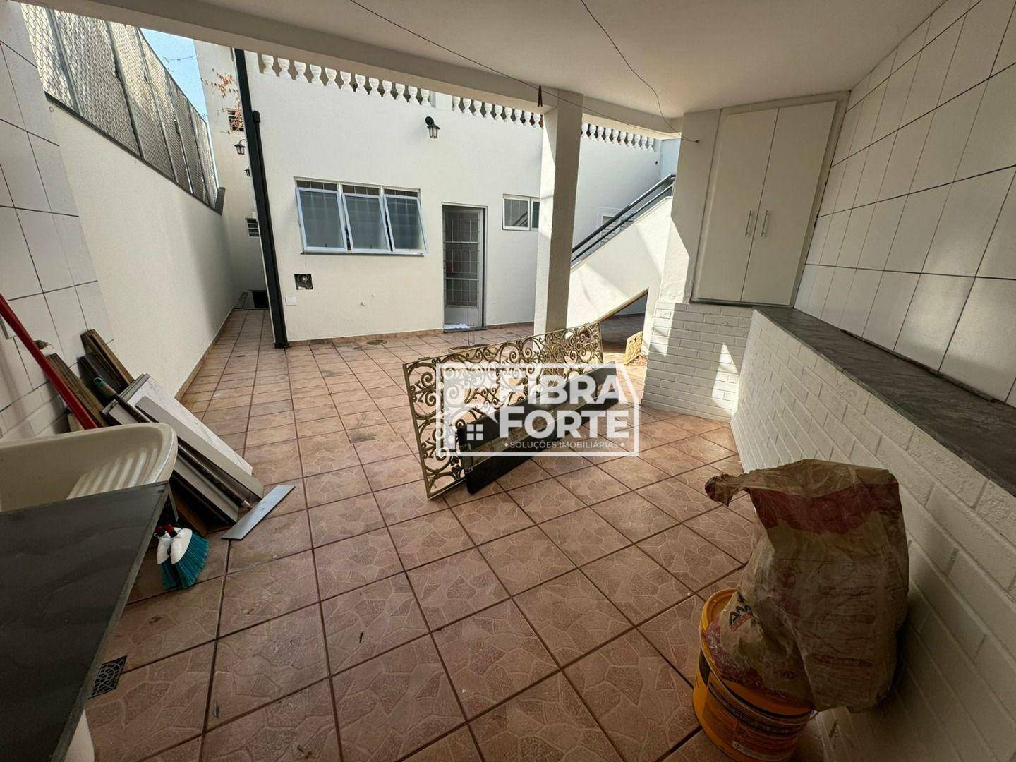 Casa à venda com 3 quartos, 199m² - Foto 10