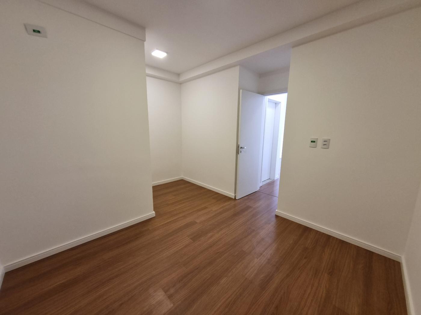 Apartamento à venda com 2 quartos, 67m² - Foto 12