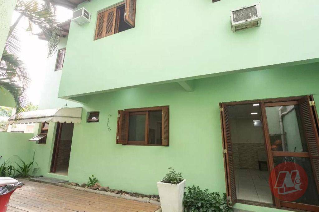 Casa para alugar com 4 quartos, 220m² - Foto 44