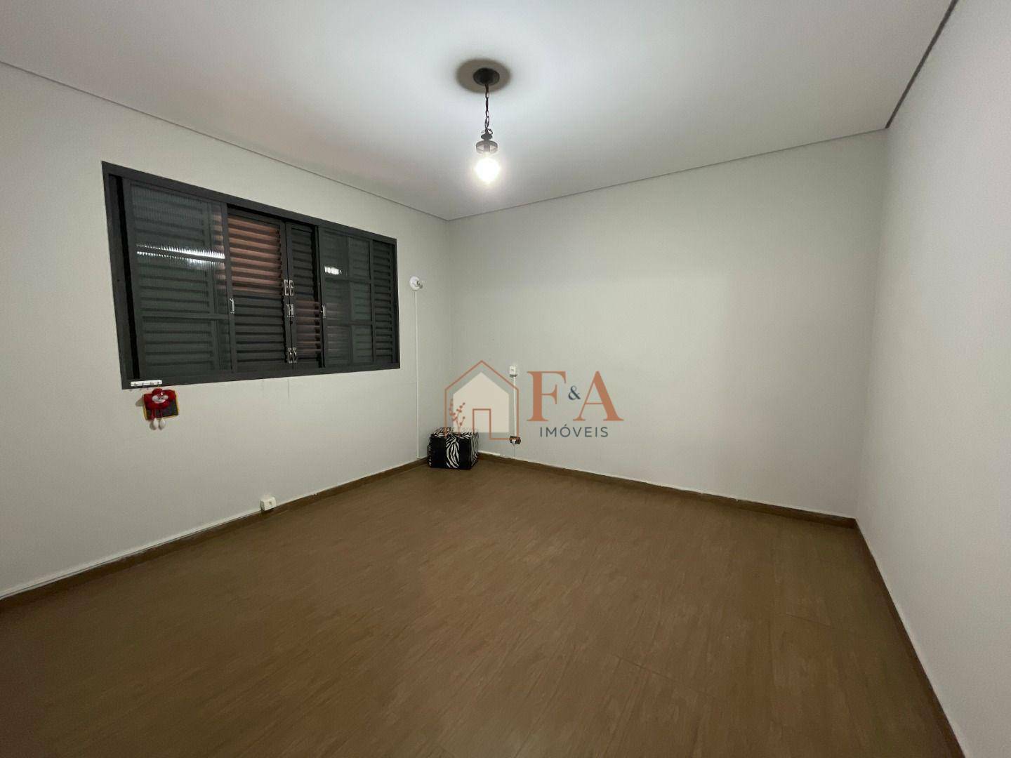 Casa à venda com 4 quartos, 302m² - Foto 19