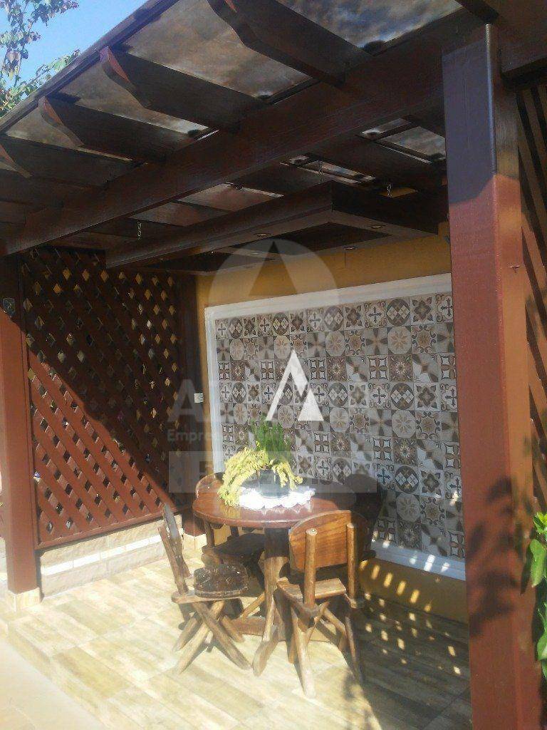 Casa à venda com 3 quartos, 210m² - Foto 18