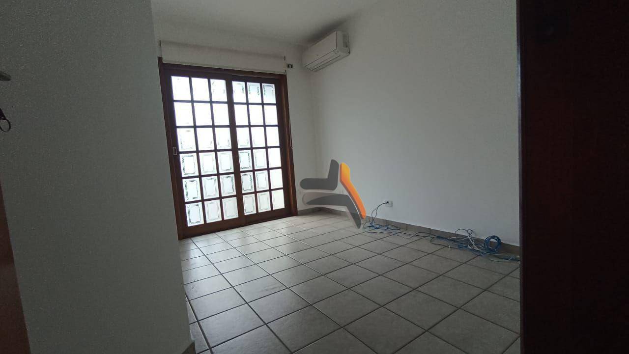 Casa para alugar com 4 quartos, 167m² - Foto 5