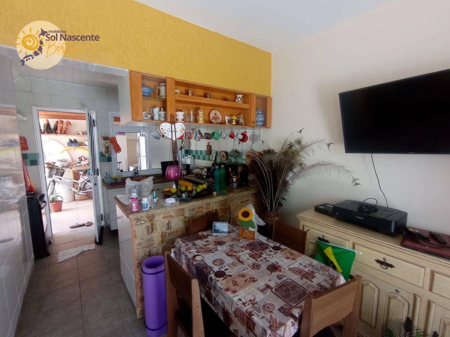 Casa à venda com 2 quartos, 75m² - Foto 1