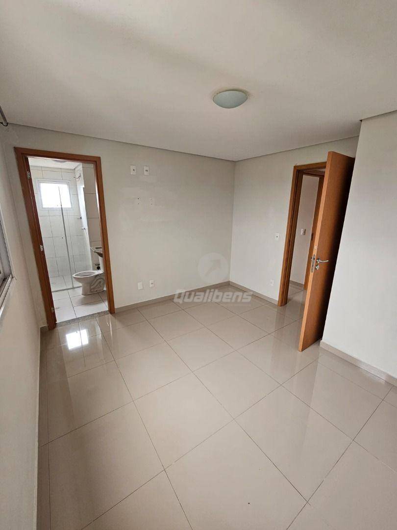 Apartamento para alugar com 3 quartos, 76m² - Foto 2