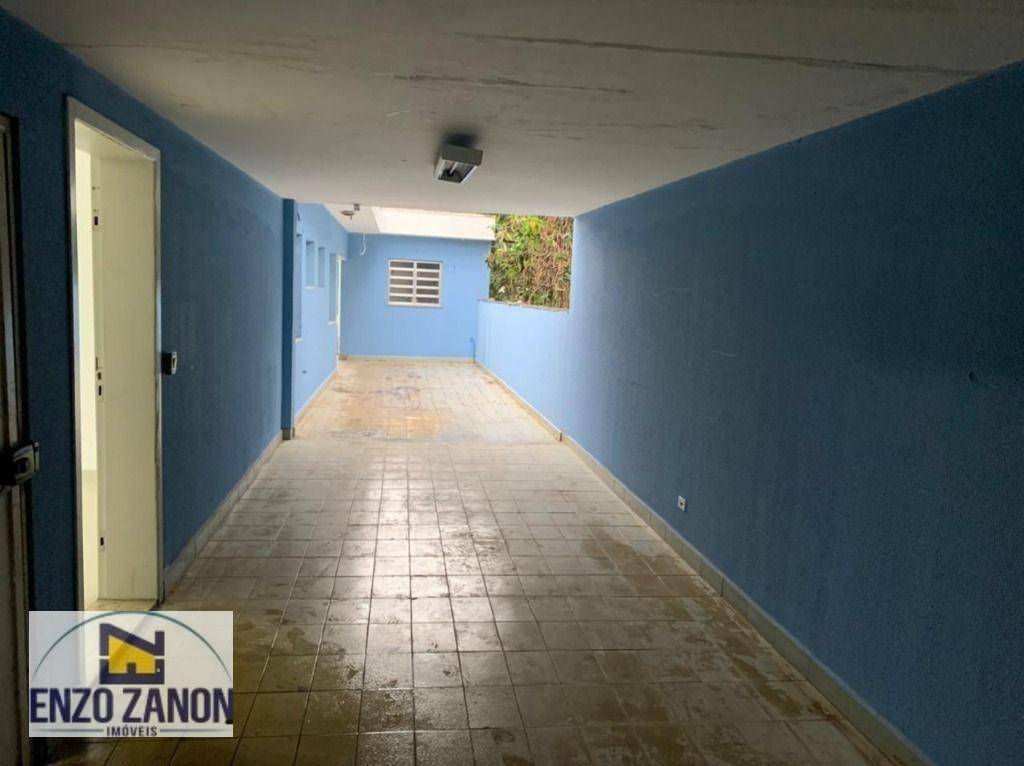 Casa para alugar com 3 quartos, 185m² - Foto 2