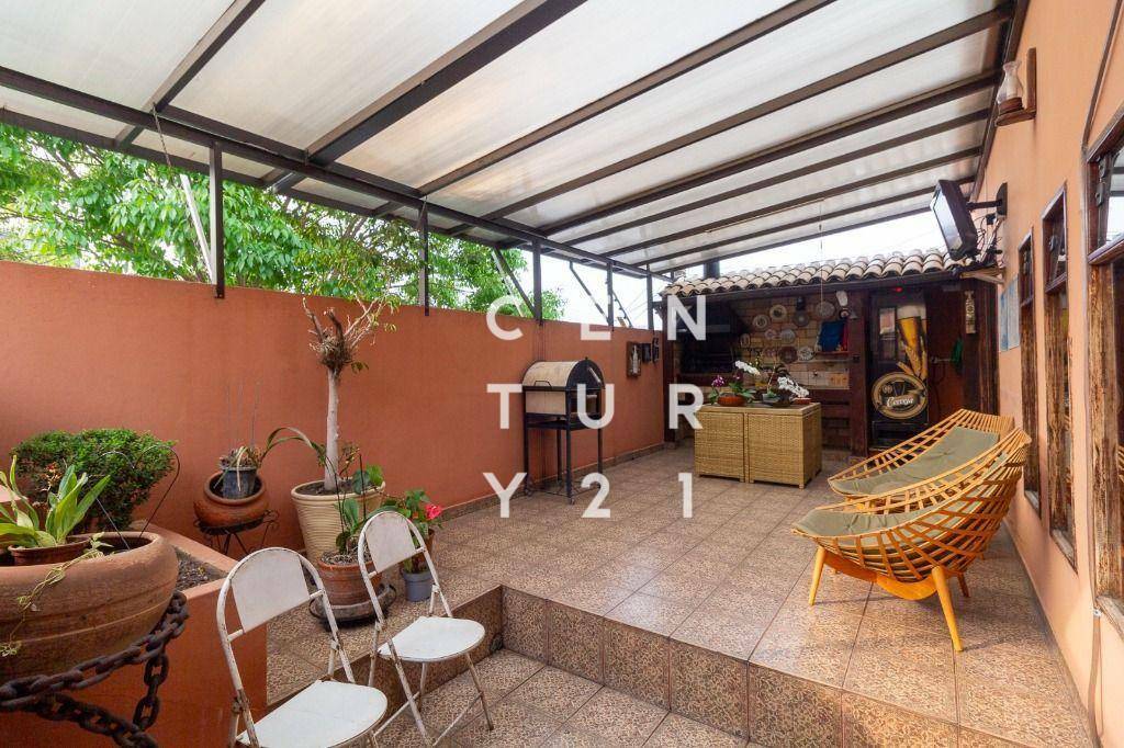 Casa à venda com 3 quartos, 177m² - Foto 4