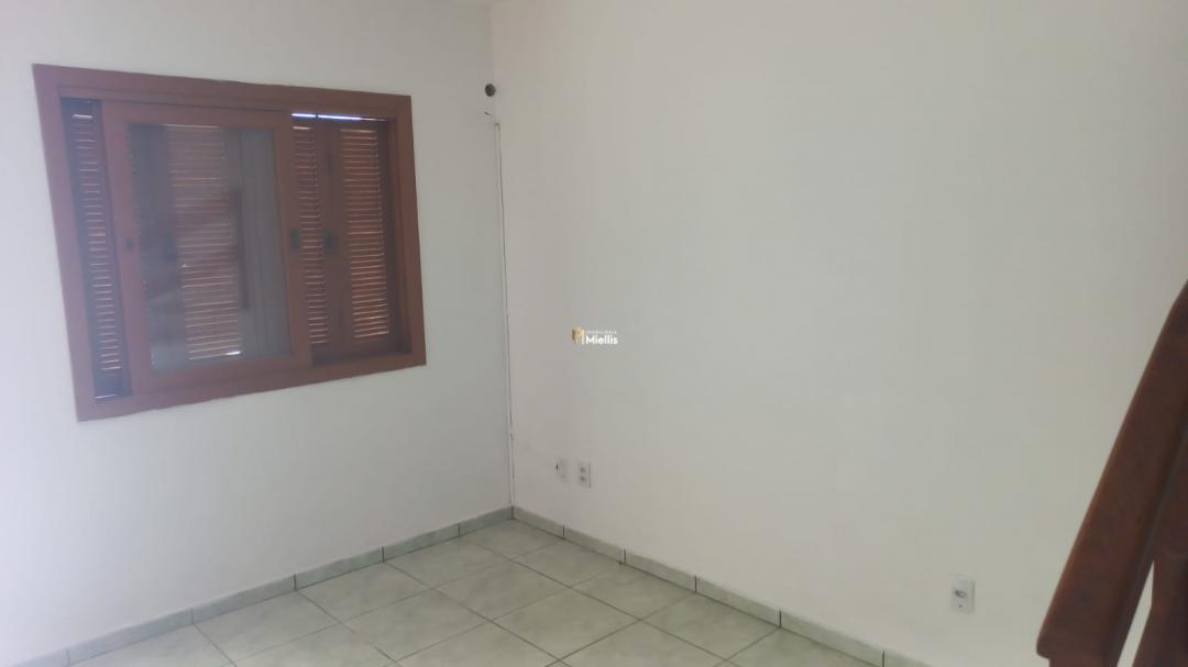 Casa à venda com 2 quartos, 70m² - Foto 9