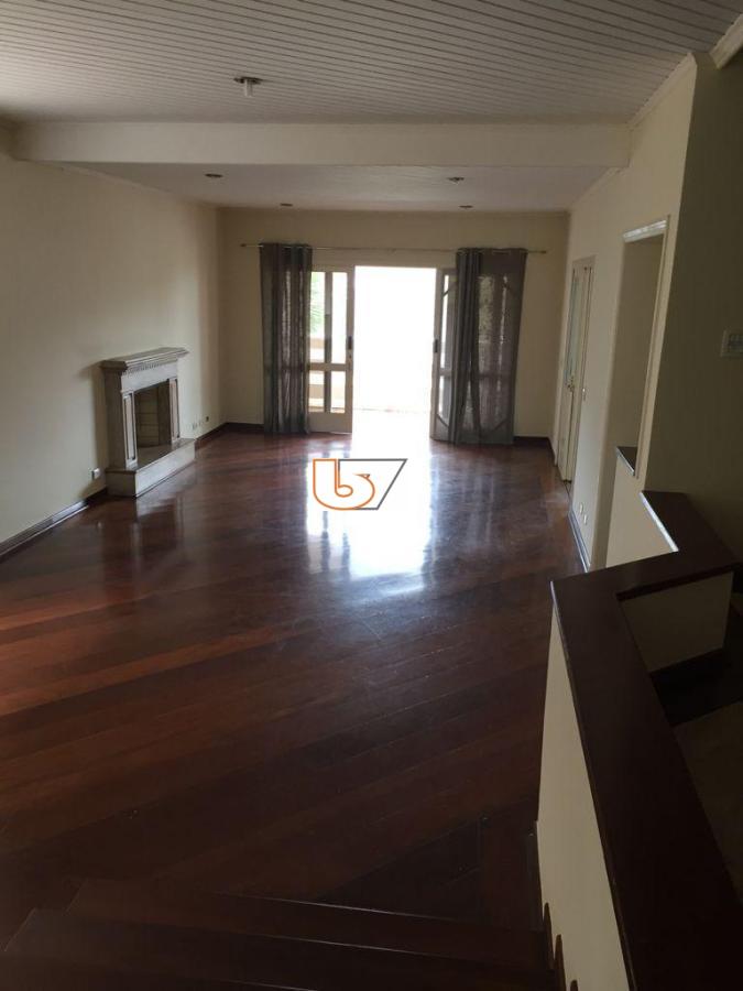 Casa de Condomínio para alugar com 4 quartos, 420m² - Foto 2