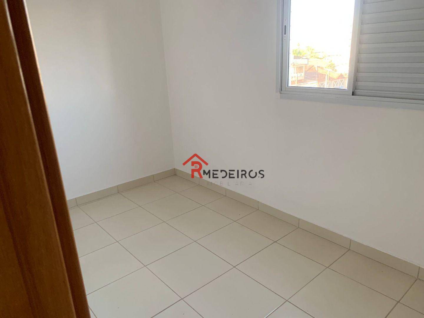 Apartamento à venda com 2 quartos, 62m² - Foto 12