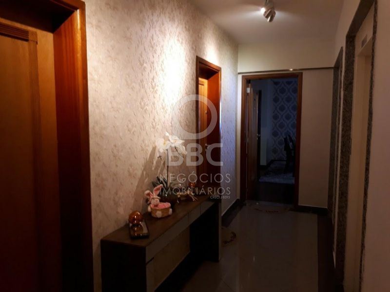 Apartamento à venda com 3 quartos, 137m² - Foto 2