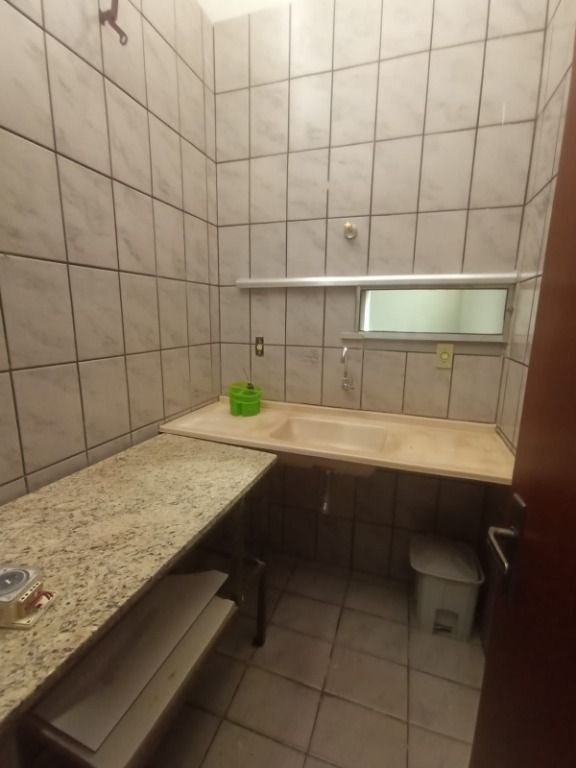 Casa para alugar, 224m² - Foto 2