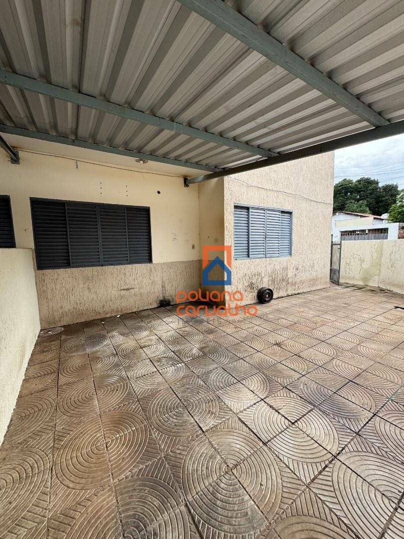 Casa para alugar com 3 quartos, 100m² - Foto 2