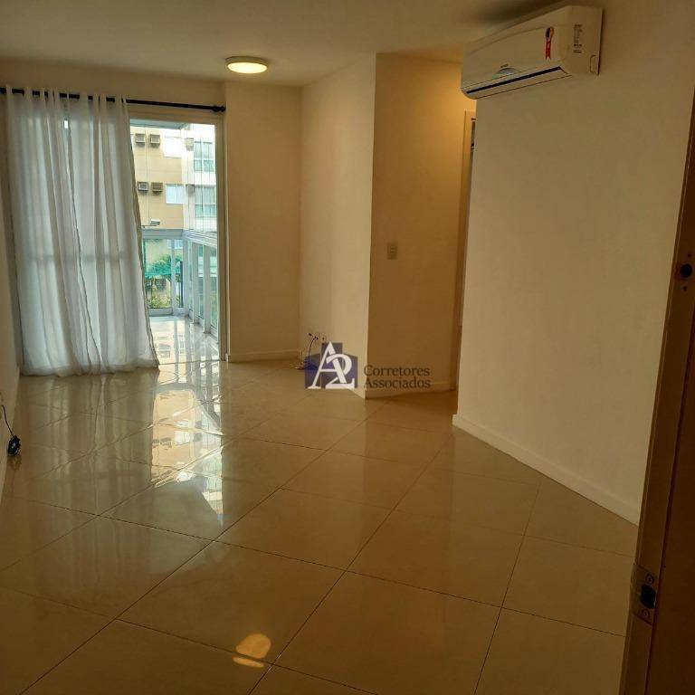 Apartamento à venda com 2 quartos, 66m² - Foto 1