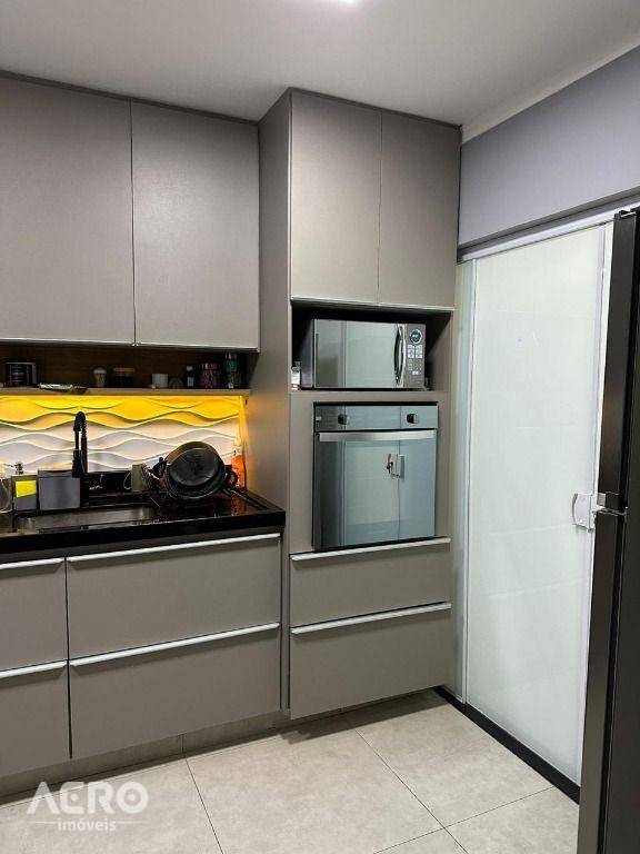 Casa à venda com 3 quartos, 115m² - Foto 5