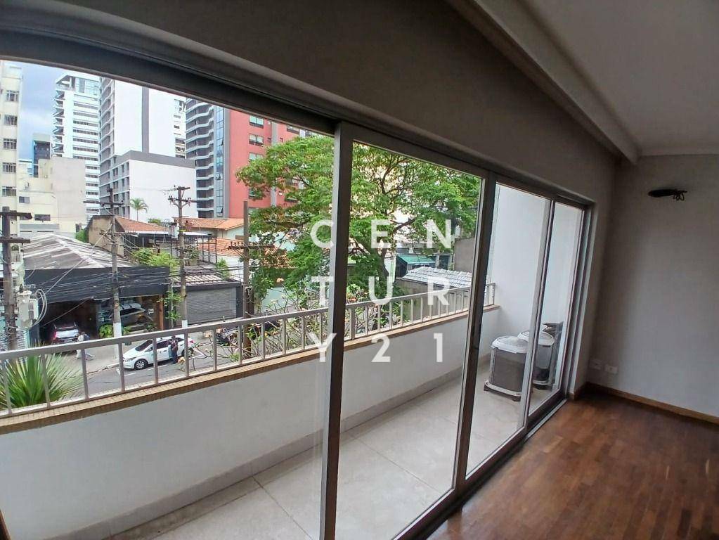 Apartamento para alugar com 3 quartos, 120m² - Foto 2