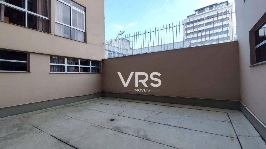 Apartamento à venda com 4 quartos, 220m² - Foto 30