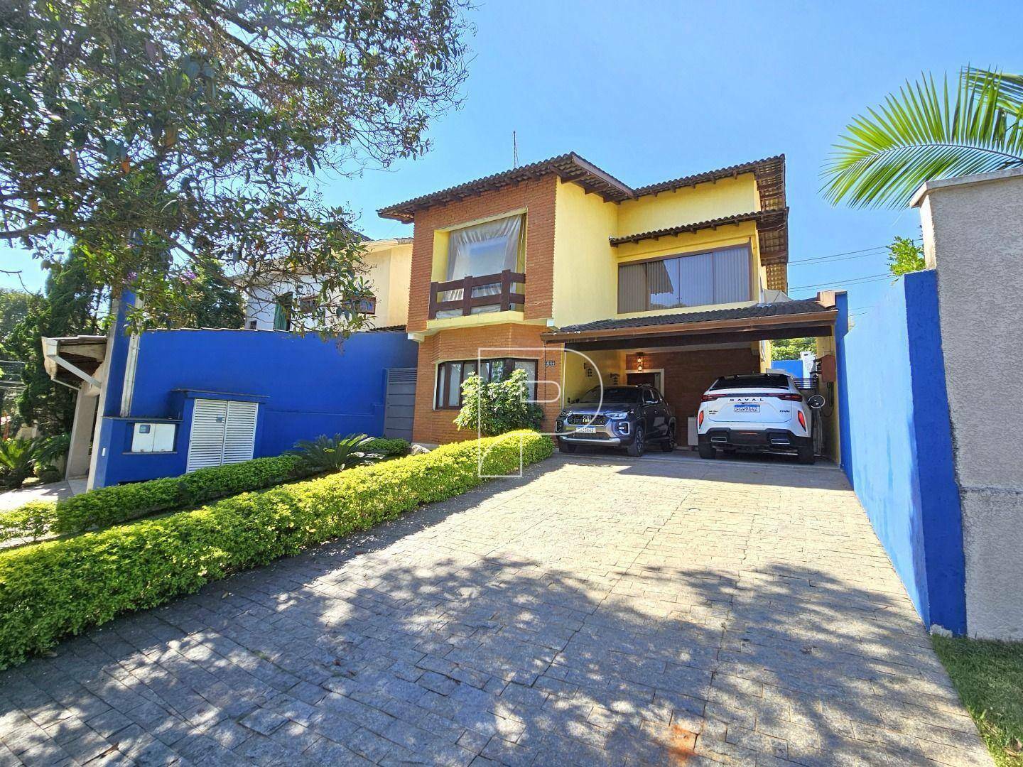 Casa de Condomínio à venda com 4 quartos, 300m² - Foto 2