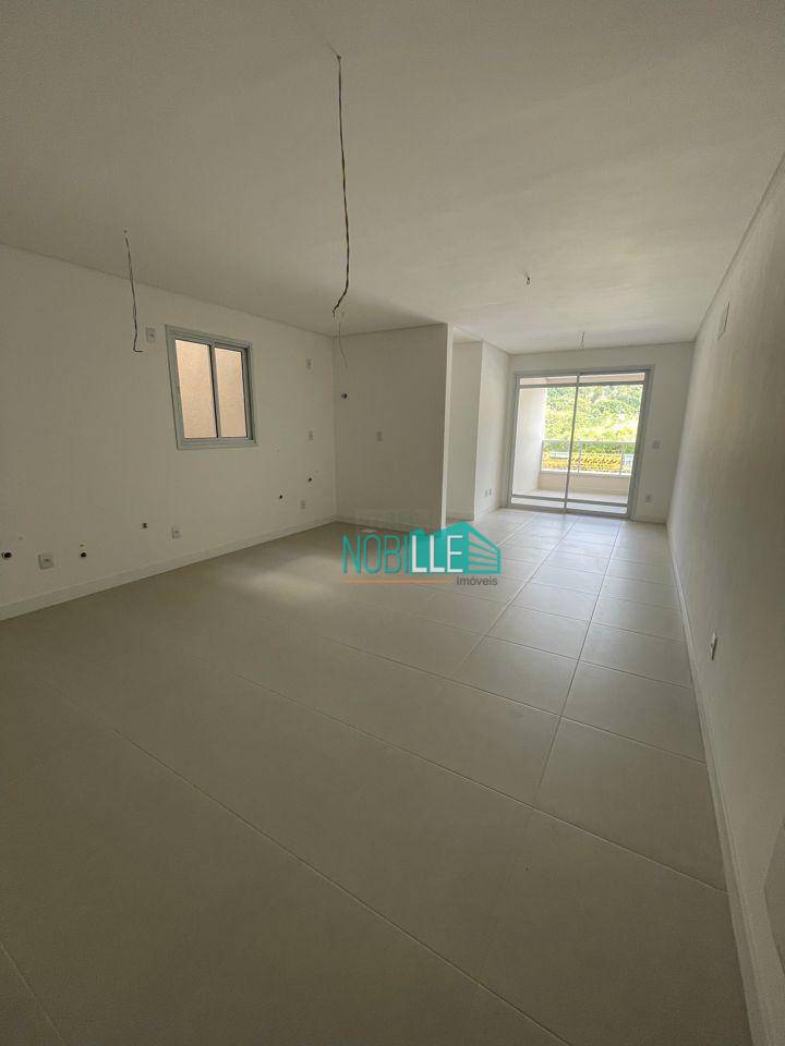 Apartamento à venda com 2 quartos, 77m² - Foto 2