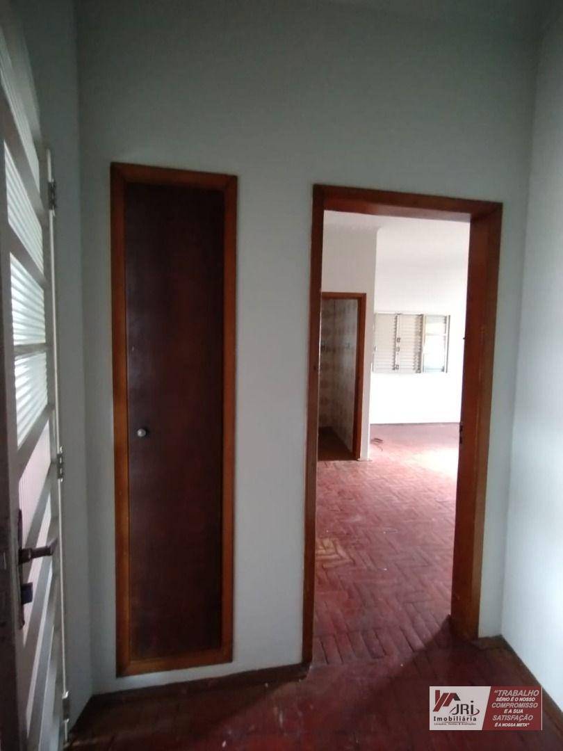 Casa para alugar com 3 quartos, 200m² - Foto 15